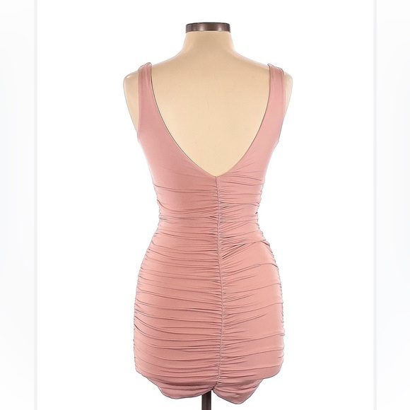 The Dress That Can Make Anyone Have Curves! Blush Bodycon Dress Women’s XXS - Picture 2 of 5